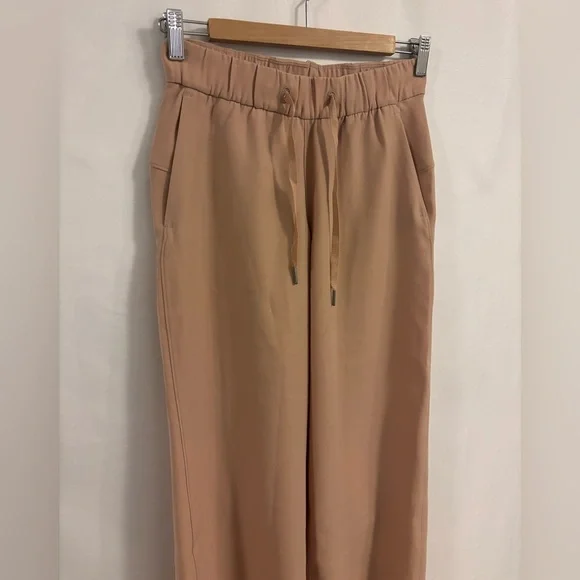 Lululemon | On The Fly Wide Leg 7/8 Pant - Woven | Beech Wood Colour | Size 2 - Picture 4 of 6